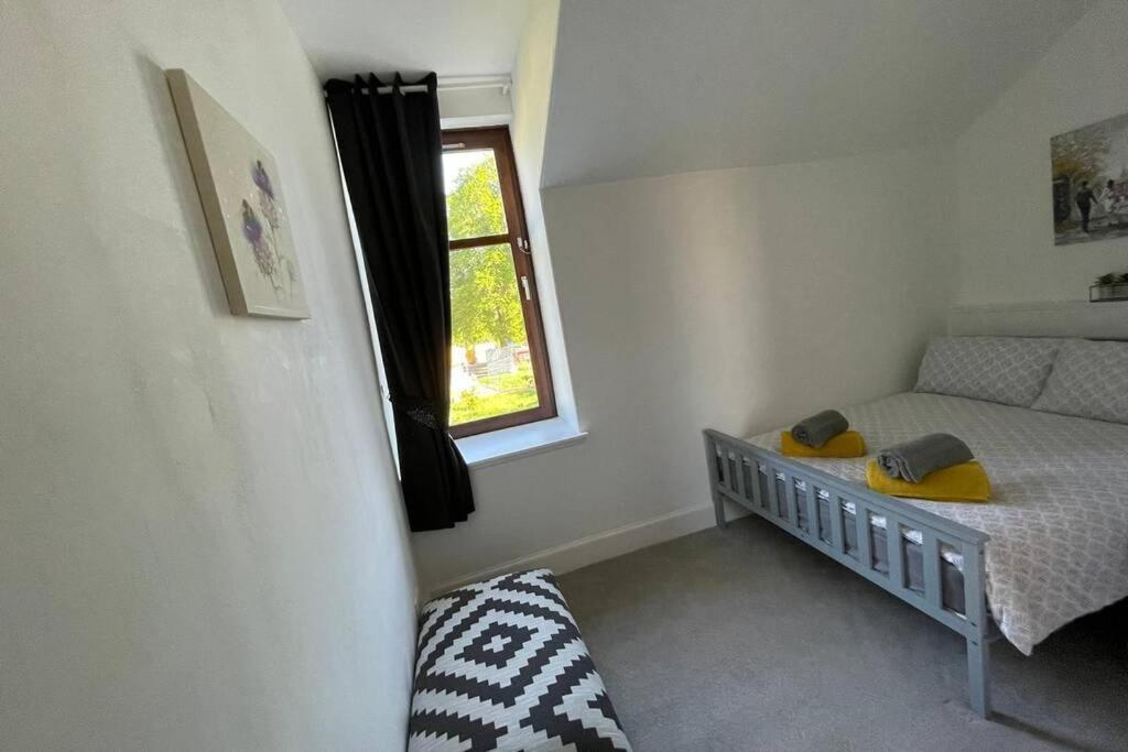 No 10 Immaculate City Centre, Top Floor 2 Bed Flat With Free Parking Inverness Eksteriør billede