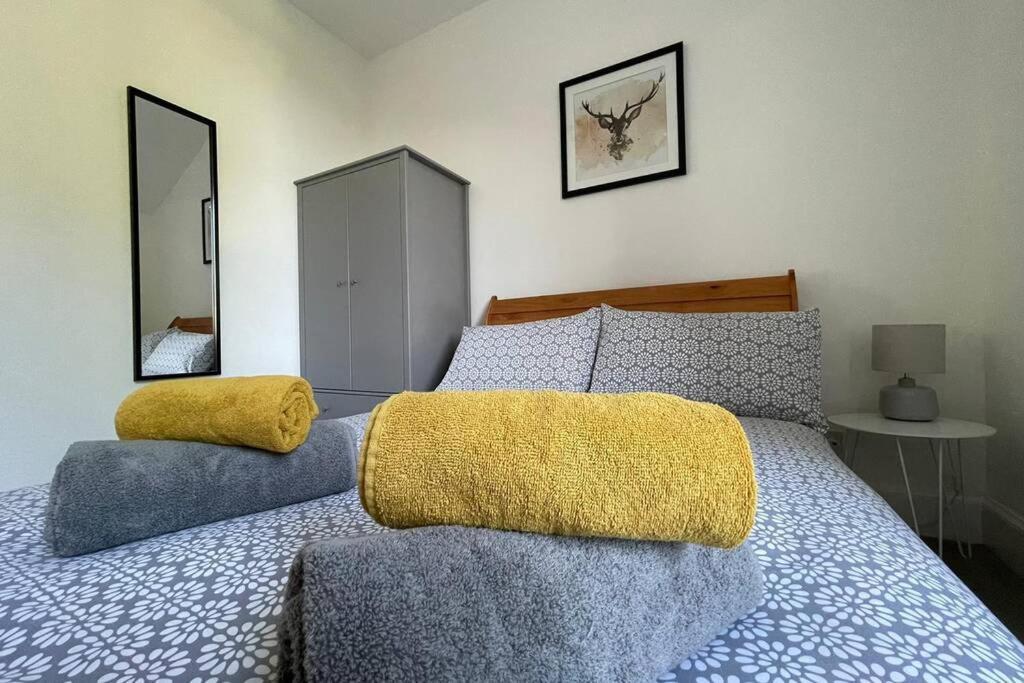 No 10 Immaculate City Centre, Top Floor 2 Bed Flat With Free Parking Inverness Eksteriør billede