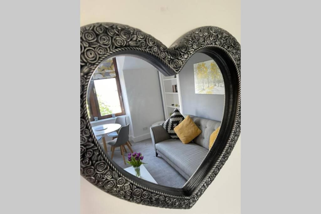 No 10 Immaculate City Centre, Top Floor 2 Bed Flat With Free Parking Inverness Eksteriør billede