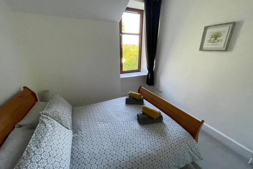 No 10 Immaculate City Centre, Top Floor 2 Bed Flat With Free Parking Inverness Eksteriør billede