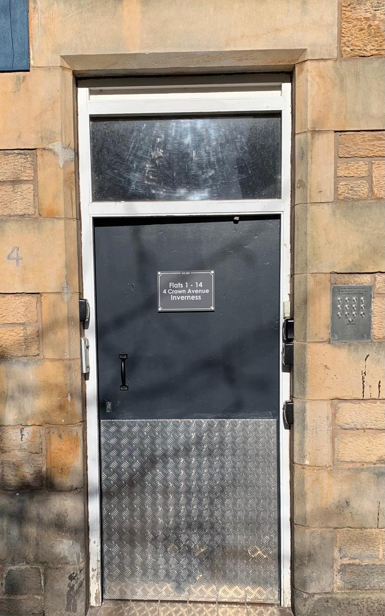 No 10 Immaculate City Centre, Top Floor 2 Bed Flat With Free Parking Inverness Eksteriør billede